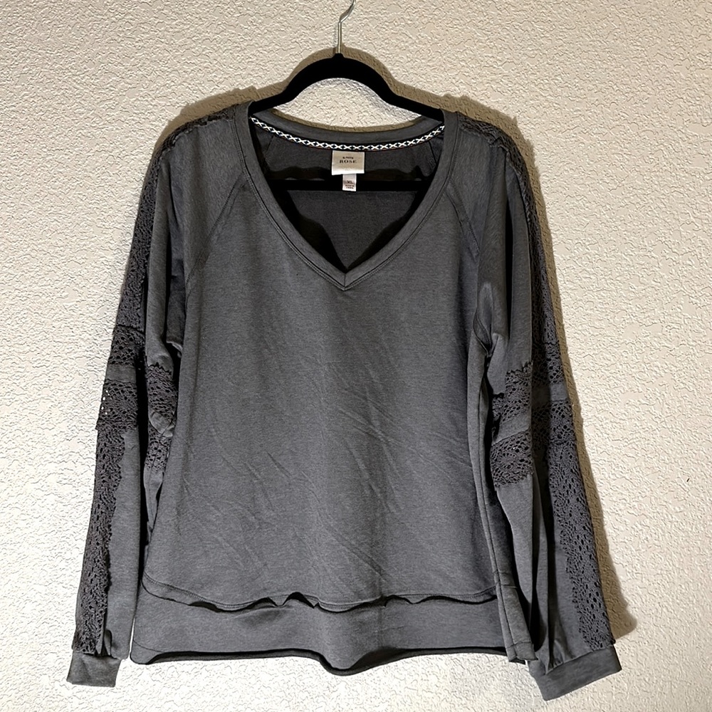 Knox Rose Crew Neck Sweatshirt with lace arm detail - XL Gray